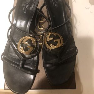 Gucci black leather, baby kitten heel w/G hardware